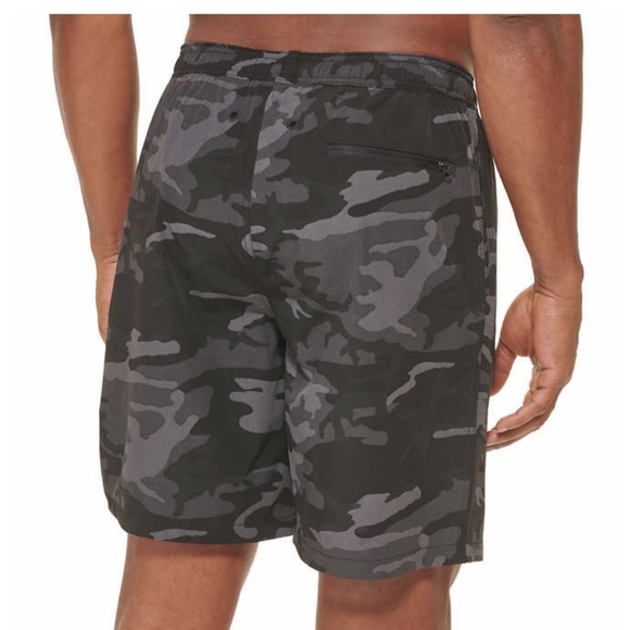 Kirkland Signature Men's Swim Trunks Multicolor. - Picture 9 of 9